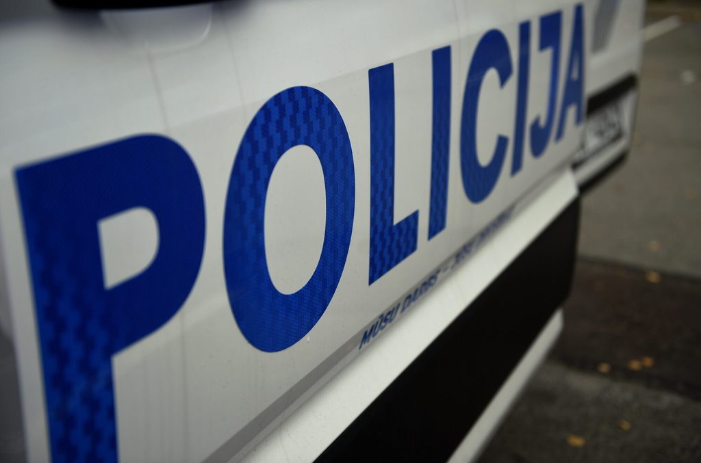 Valsts policijas automašīna