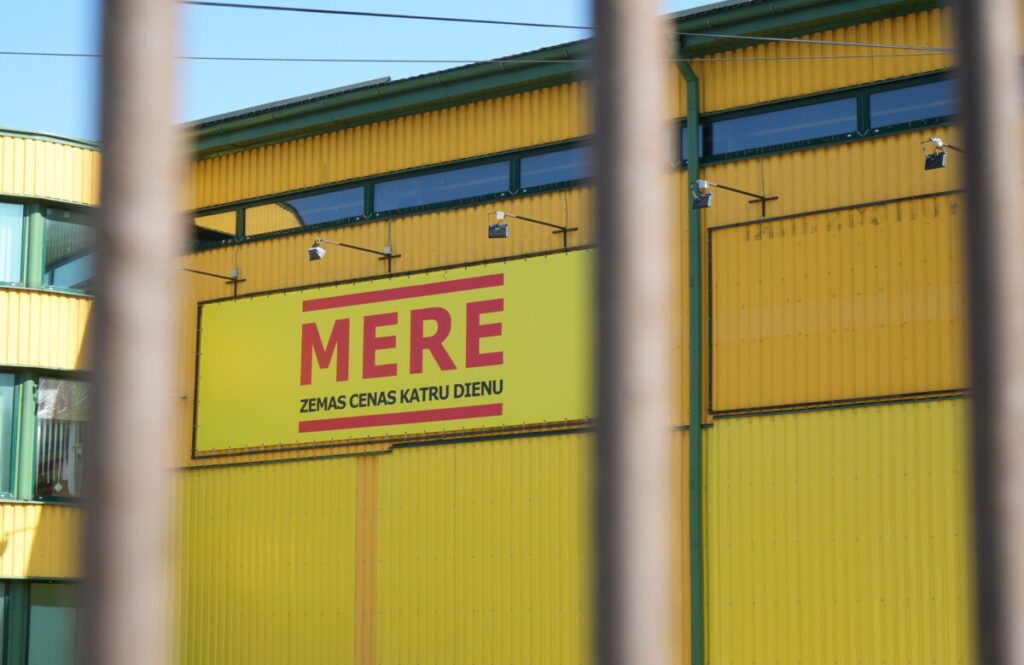 Slēgtais "Mere" veikals Iļģuciemā